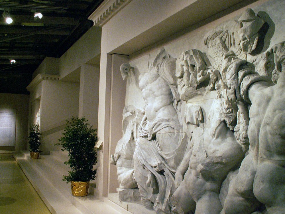 2011 Rückkehr der Götter - Kunsthalle Leoben © Winter Artservice
