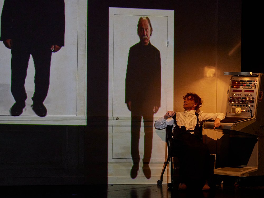 2022 - Volkstheater - Ach, Sisi © Volkstheater/Marcel Urlaub